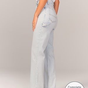 29 long Abercrombie Curve love Ultra High rise 90s straight carpenter jeans
